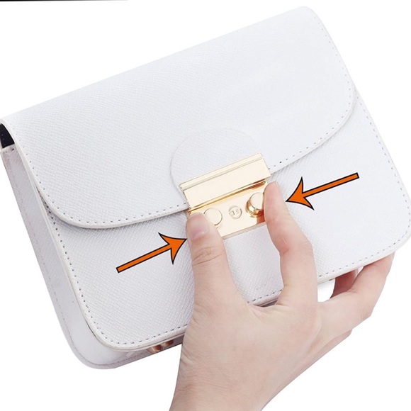 Ivory pebbled leather crossbody bag on long gold chain shoulder  strap - Picture 14 of 14